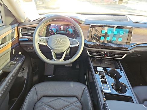 New 2026 Volkswagen Atlas SE image 8