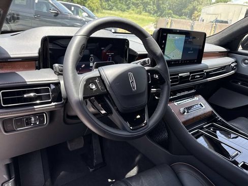 New 2026 Lincoln Aviator Black Label w/ Jet Appearance Package AWD/4WD image 34