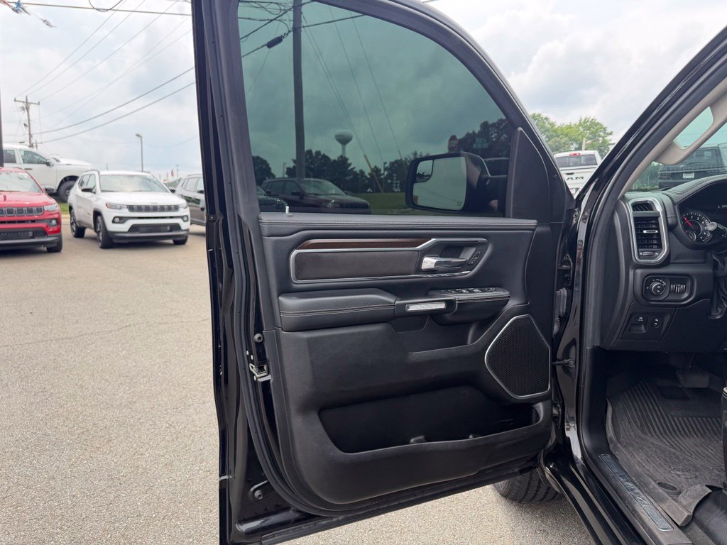 Used 2022 RAM 1500 Laramie AWD/4WD image 12