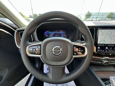 Certified 2023 Volvo XC60 T8 Ultimate w/ Climate Package AWD/4WD image 18