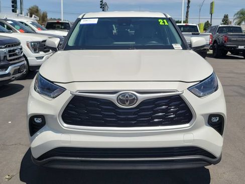 Used 2021 Toyota Highlander LE FWD image 26