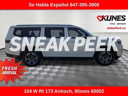 Used 2024 Jeep Wagoneer L Series II w/ Flexible Seating Group AWD/4WD image 10