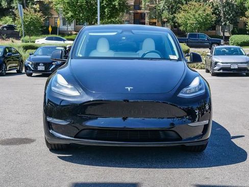 Used 2023 Tesla Model Y Long Range AWD/4WD image 3