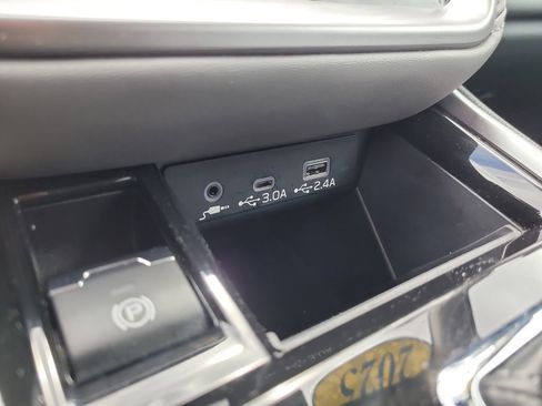 Used 2025 Subaru Outback Limited AWD/4WD image 26