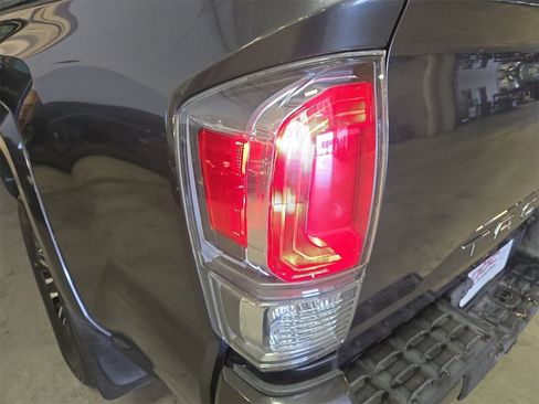 Used 2021 Toyota Tacoma TRD Sport w/ Technology Package image 33