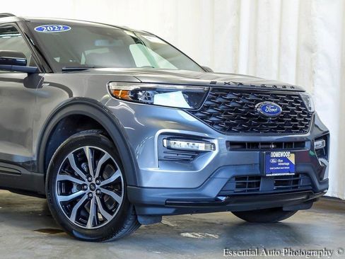 Certified 2022 Ford Explorer ST-Line image 3