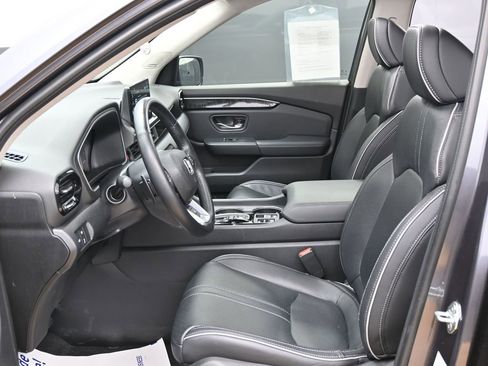 Used 2023 Honda Pilot Elite image 18