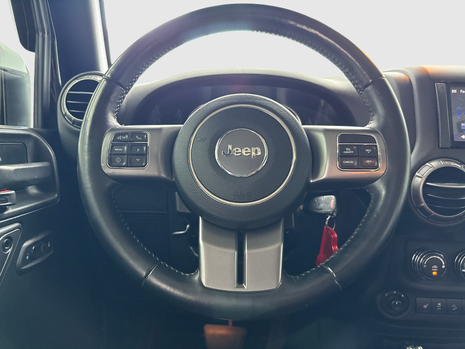Used 2018 Jeep Wrangler Unlimited Sahara AWD/4WD image 19