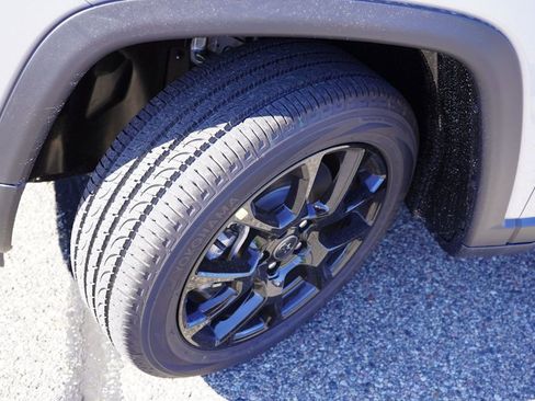 New 2025 Jeep Compass Latitude w/ Sun & Sound Group image 9