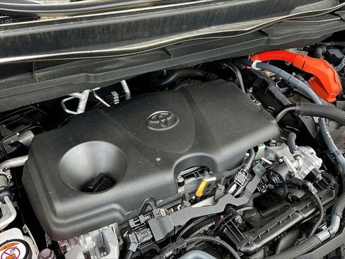 Used 2024 Toyota Sienna XSE image 37