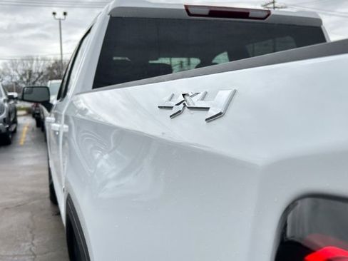 New 2026 GMC Sierra 1500 SLE image 8