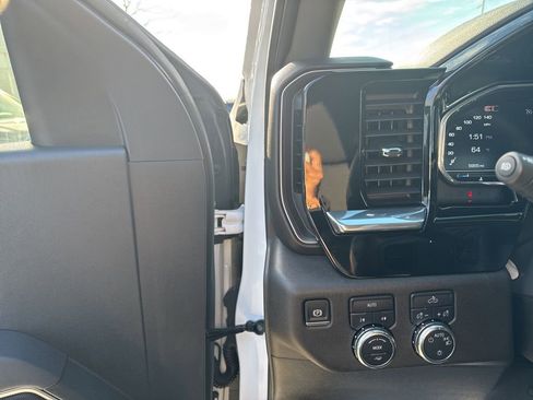 New 2025 GMC Sierra 1500 SLE w/ Preferred Package image 14