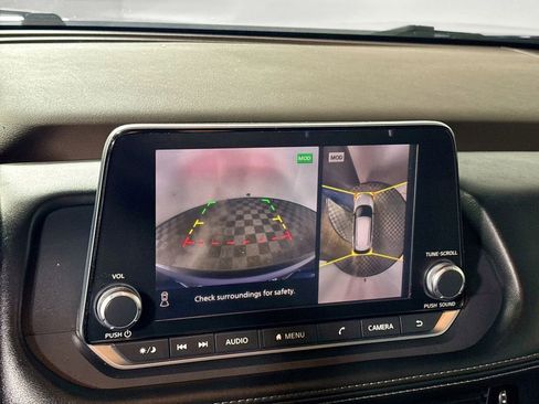 Used 2021 Nissan Rogue SV image 16