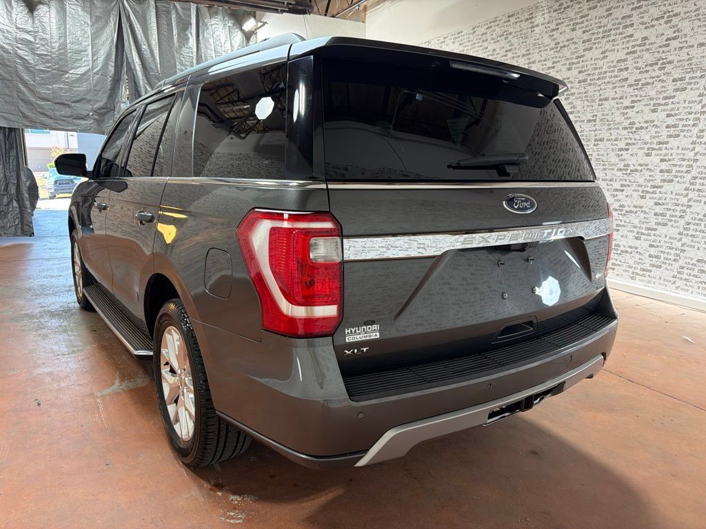 Used 2020 Ford Expedition XLT w/ Equipment Group 202A RWD image 5