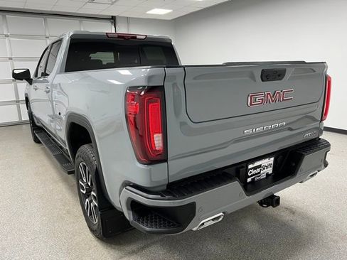 Used 2025 GMC Sierra 1500 AT4 w/ Technology Package AWD/4WD image 8