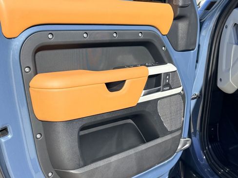 Used 2024 Land Rover Defender 110 SE image 21