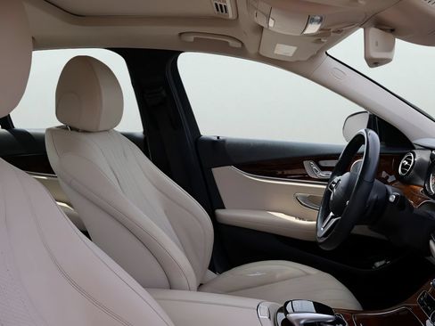 Used 2019 Mercedes-Benz E 300 4MATIC image 10