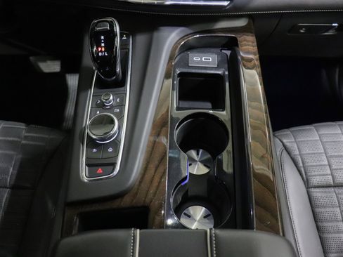 Certified 2023 Cadillac Escalade Sport Platinum w/ LPO, ONYX Package image 34