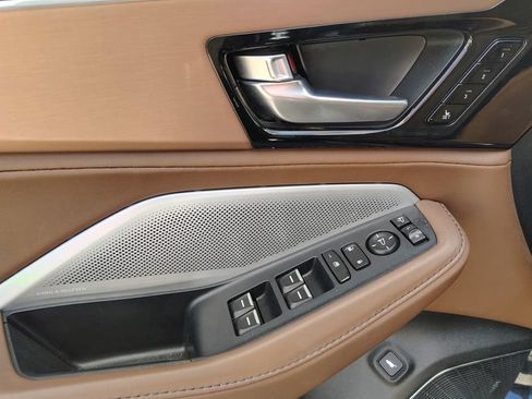 Used 2025 Acura MDX SH-AWD w/ Technology Package image 11