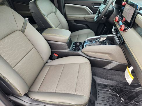 Used 2026 Chevrolet Colorado ZR2 w/ Technology Package image 14