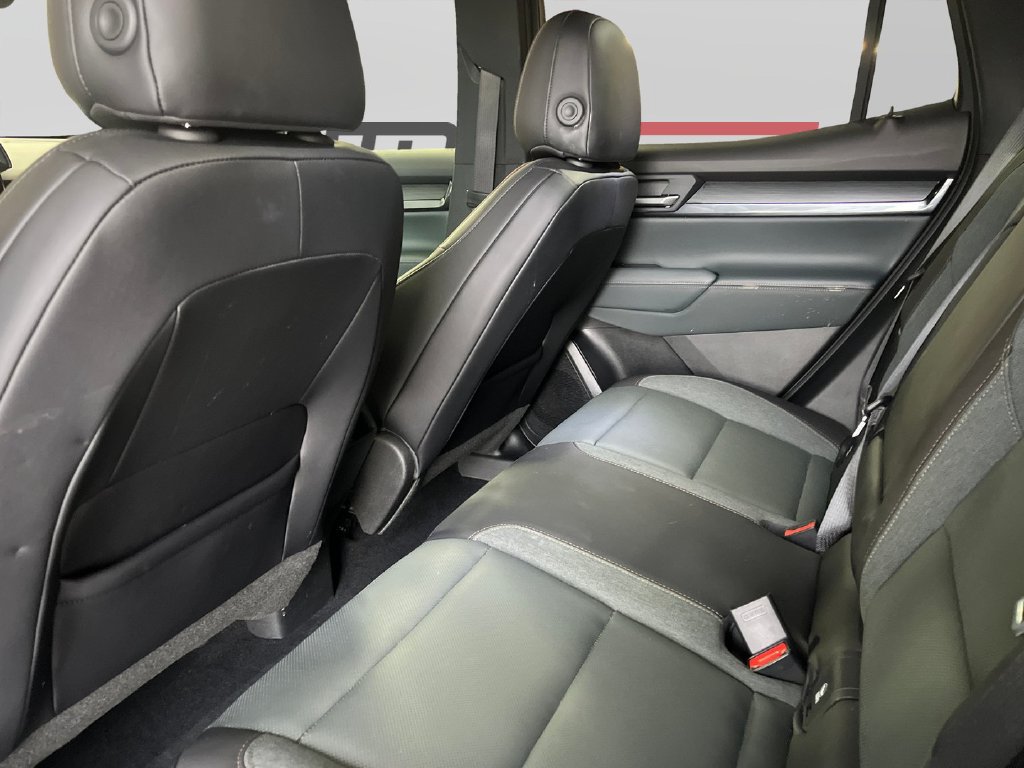 Used 2026 GMC Terrain AT4 w/ Convenience Package III AWD/4WD image 17