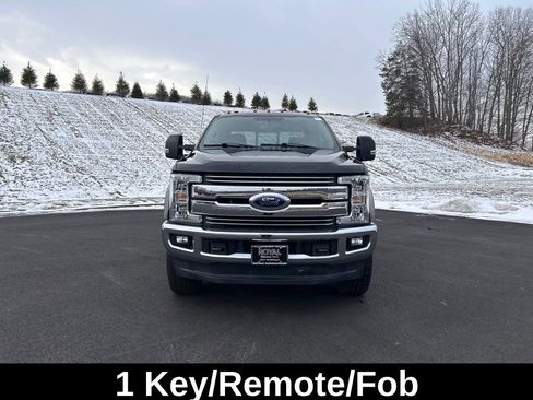 Used 2017 Ford F250 Lariat w/ Lariat Value Package image 2