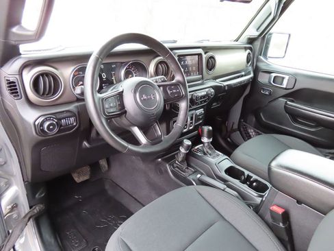 Certified 2021 Jeep Wrangler Willys image 4