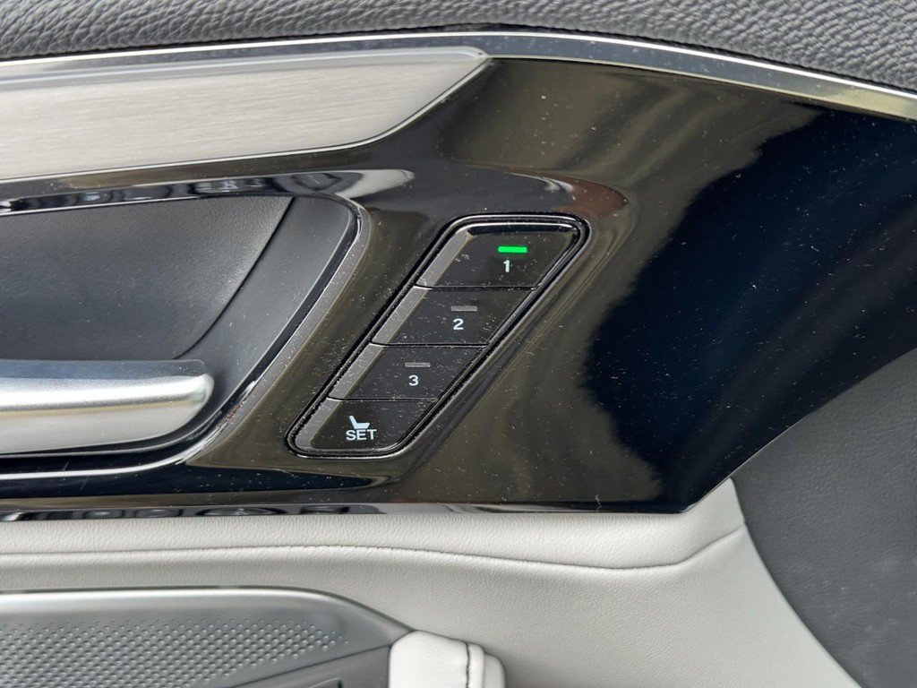 Certified 2026 Acura MDX w/ Technology Package AWD/4WD image 21