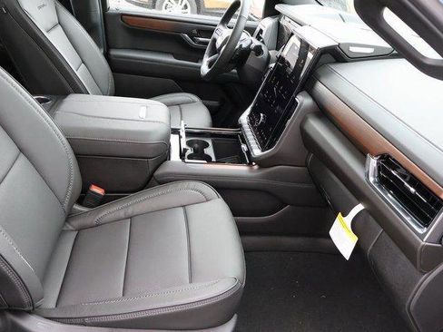 New 2026 GMC Yukon Denali w/ Sun & Power Step Package AWD/4WD image 10
