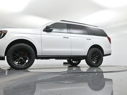 New 2025 Ford Expedition Platinum w/ Stealth Performance Package image 50