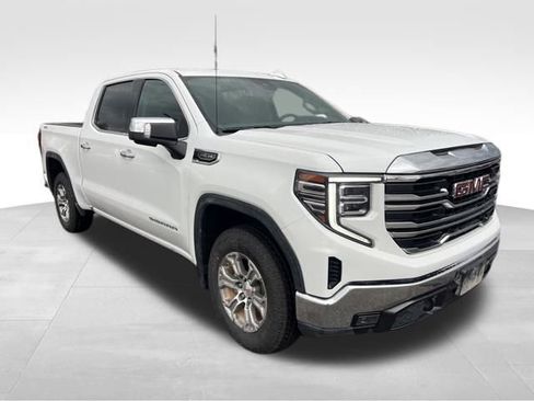 Used 2025 GMC Sierra 1500 SLT image 3