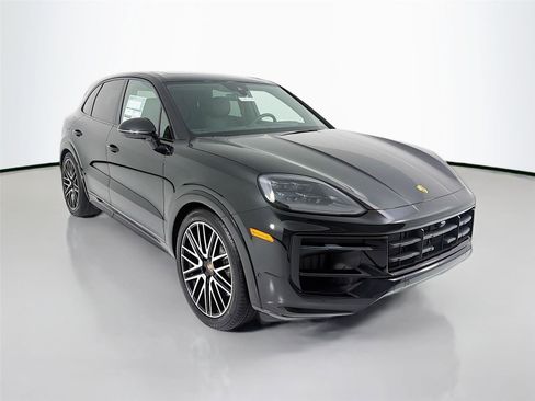 New 2026 Porsche Cayenne GTS image 24