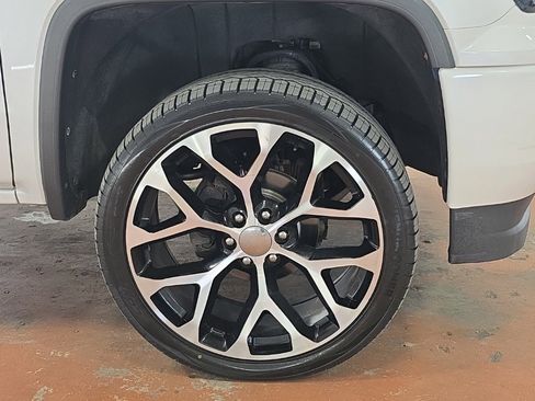 Used 2017 GMC Sierra 1500 Denali image 8