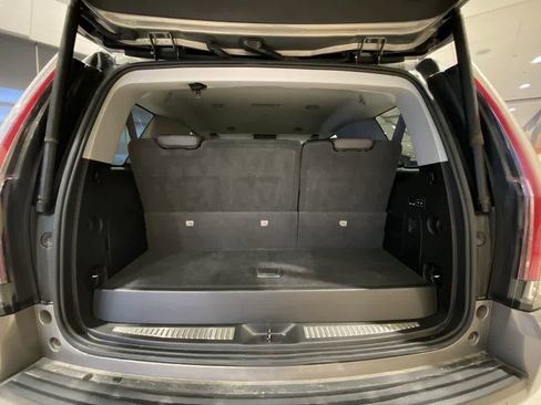 Used 2018 Cadillac Escalade Luxury image 27
