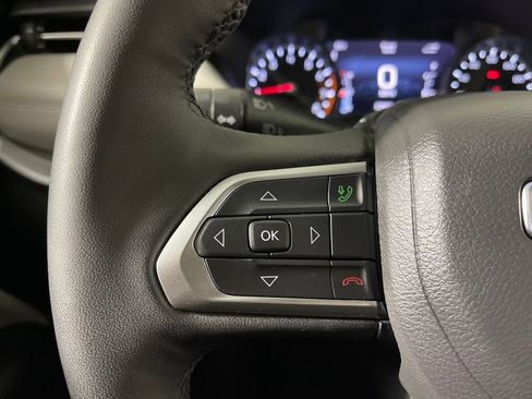 Used 2025 Jeep Compass Limited image 28