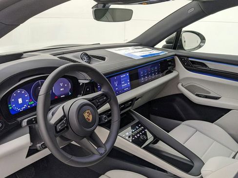 Used 2024 Porsche Macan 4 Electric image 33