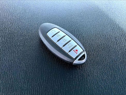 Used 2015 Nissan Pathfinder SV w/ Cargo Package image 32