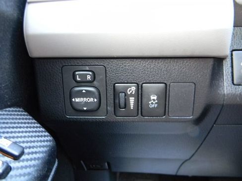 Used 2014 Toyota RAV4 LE AWD/4WD image 14