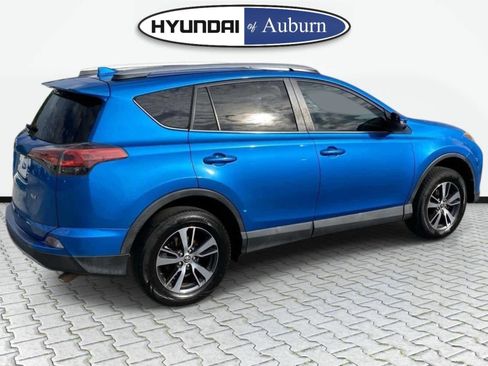 Used 2018 Toyota RAV4 XLE FWD image 5
