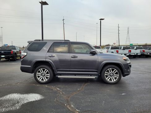 Used 2022 Toyota 4Runner TRD Sport image 2
