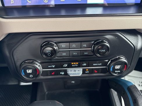 Used 2023 Ford Bronco Wildtrak AWD/4WD image 14