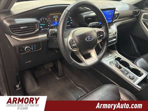 Used 2023 Ford Explorer XLT w/ Equipment Group 202A image 9