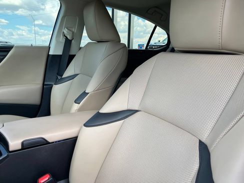 Used 2021 Lexus ES 350 w/ Premium Package FWD image 11