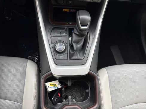 Used 2025 Toyota RAV4 Limited image 21