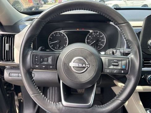 Used 2024 Nissan Pathfinder SV AWD/4WD image 16