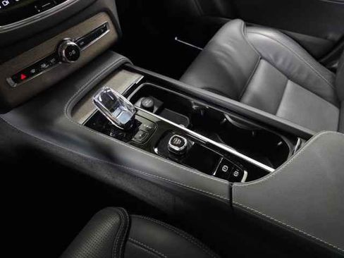 Used 2024 Volvo XC90 T8 Ultimate w/ Protection Package Premier image 38