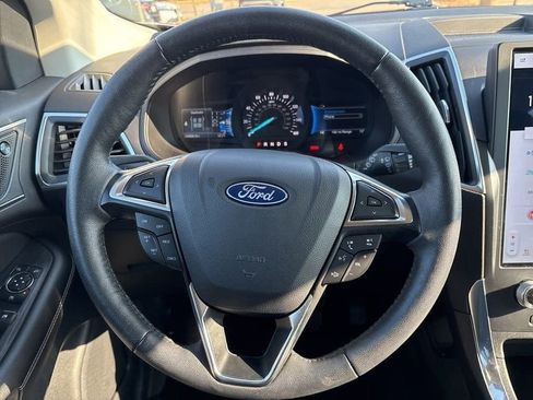 Used 2024 Ford Edge Titanium image 19