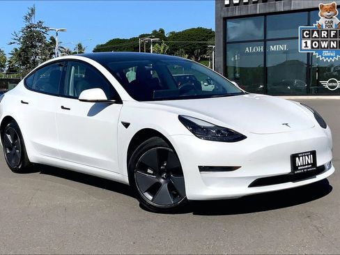 Used 2023 Tesla Model 3 Standard Range image 1