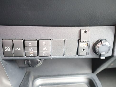 Used 2017 Toyota RAV4 SE w/ Advanced Technology Package image 41