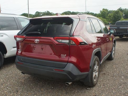 Used 2023 Toyota RAV4 XLE w/ Convenience Package AWD/4WD image 4
